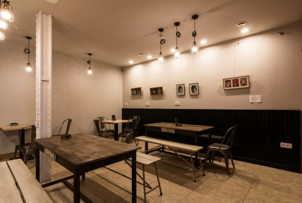 Guitar Hostel Bilbao Exterior photo